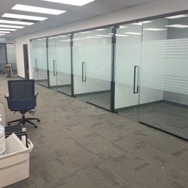 pellicule décorative givrée avec bande horizontale